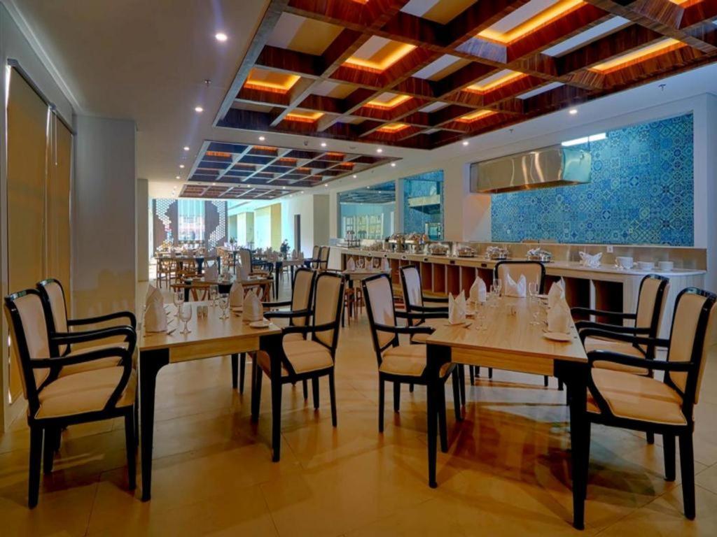 Java Lotus Hotel Jembel Екстериор снимка