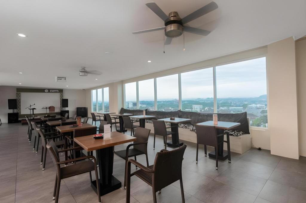 Java Lotus Hotel Jembel Екстериор снимка