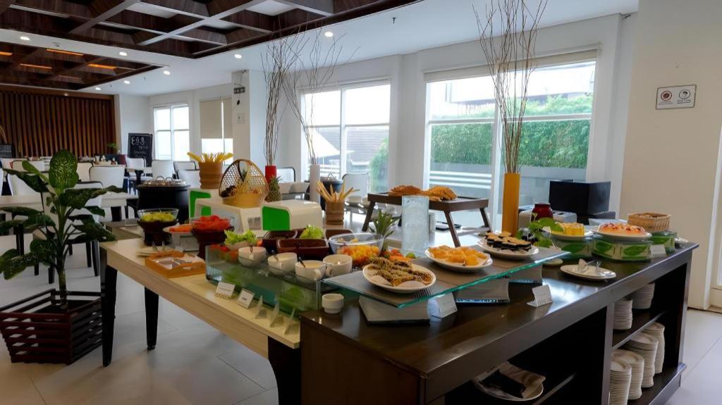 Java Lotus Hotel Jembel Екстериор снимка